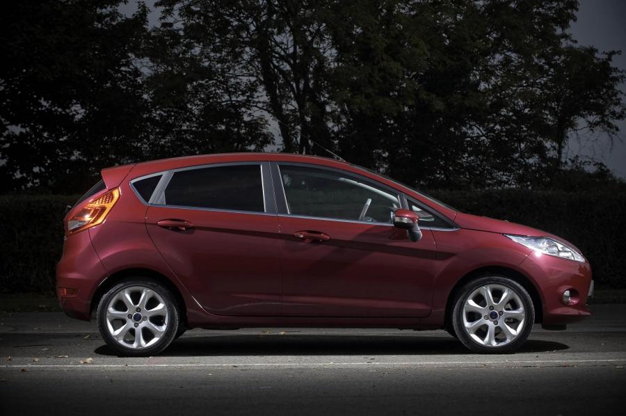  Ford Fiesta Titanium Individual 2010 года  (фото 4 из 6)